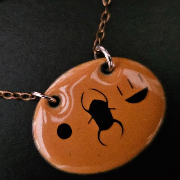 VINTAGE EGYPTIAN MOTIF HANDCRAFTED NECKLACE with NON-ADJUSTABLE GOLD-TONED CHAIN - Picture 2 of 9